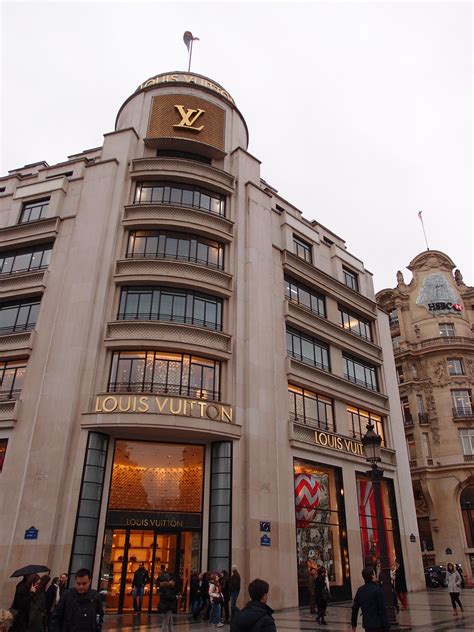 louis vuitton boutique locations.